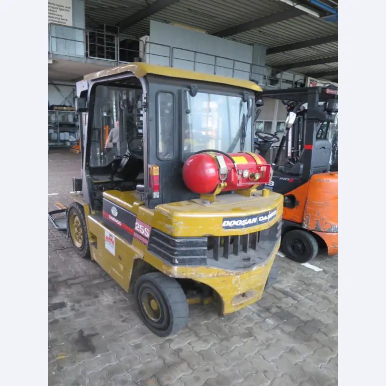 forklift trucks and car pool<br>-6