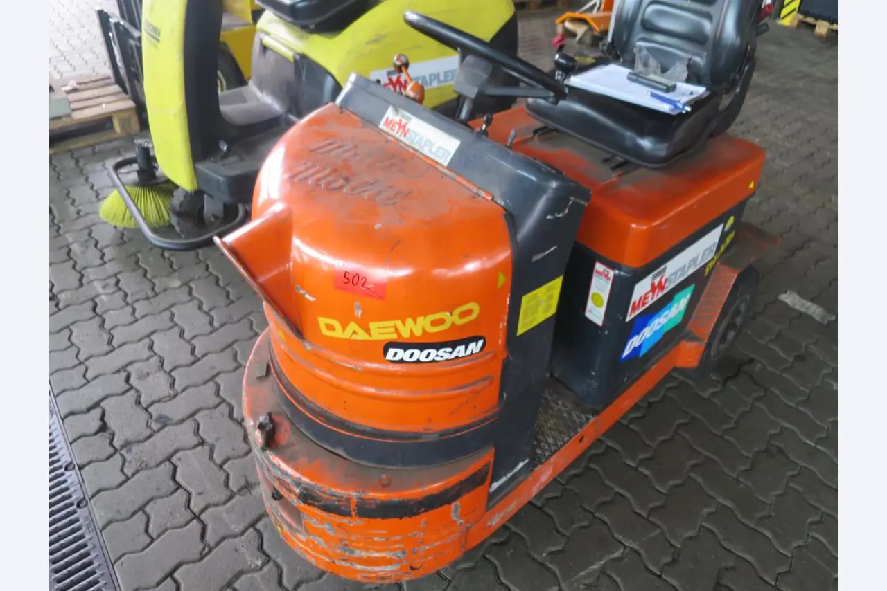 Gabelstapler sowie Fuhrpark<br>-1