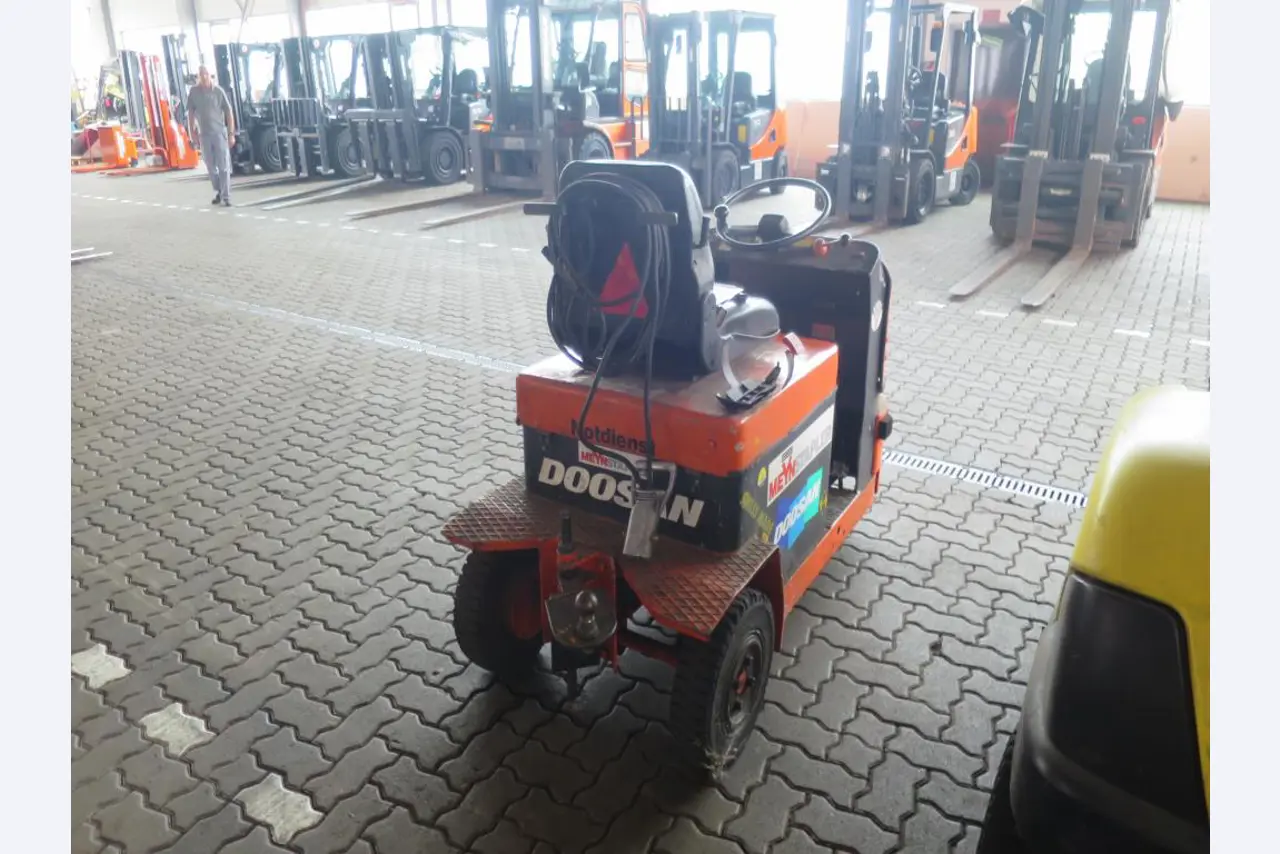 Gabelstapler sowie Fuhrpark<br>-2