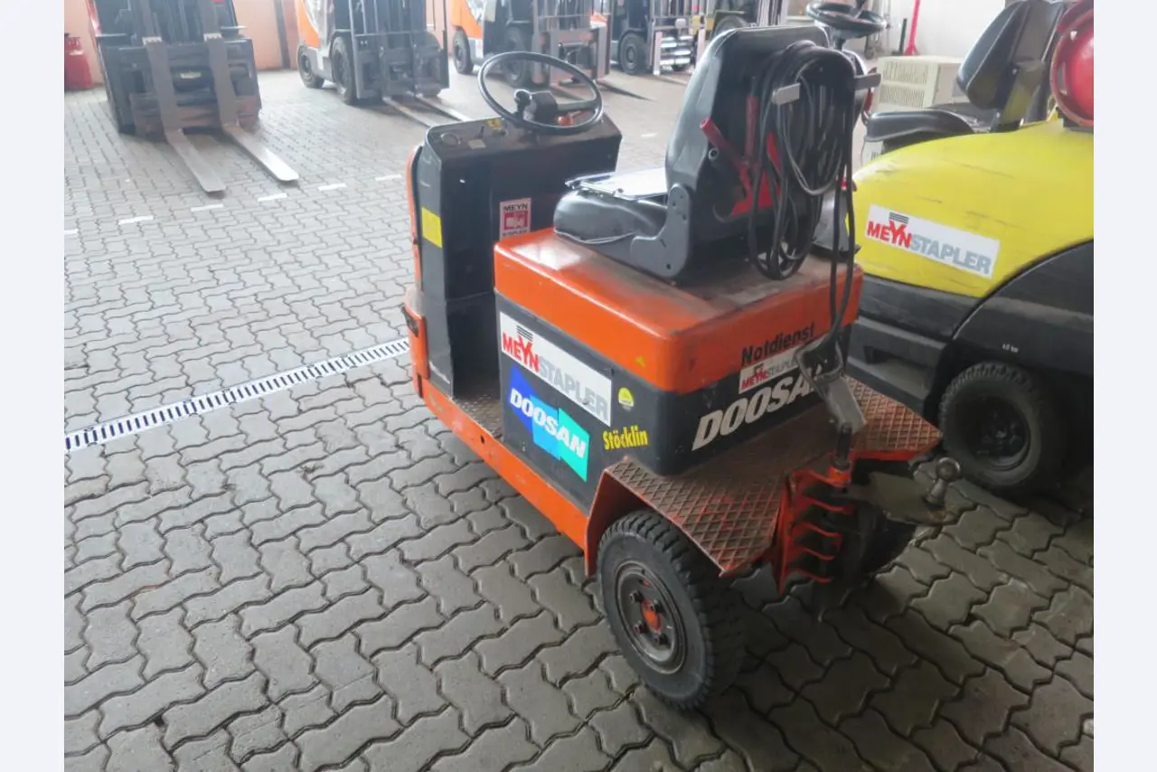 Gabelstapler sowie Fuhrpark<br>-4