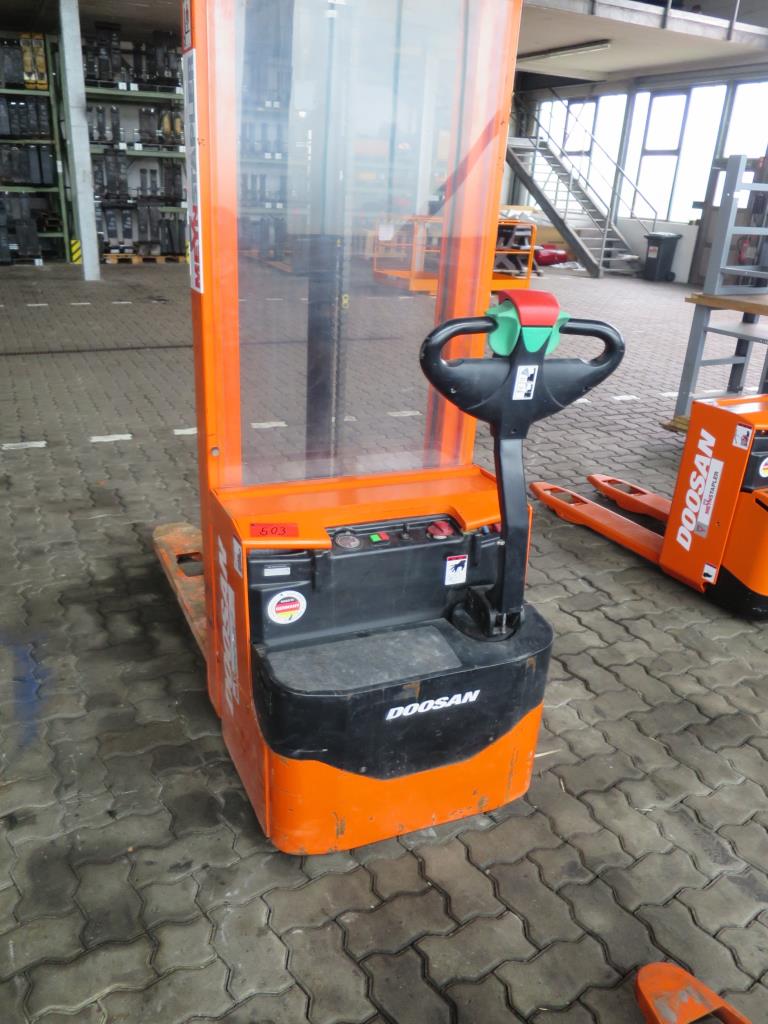 forklift trucks and car pool<br>-2