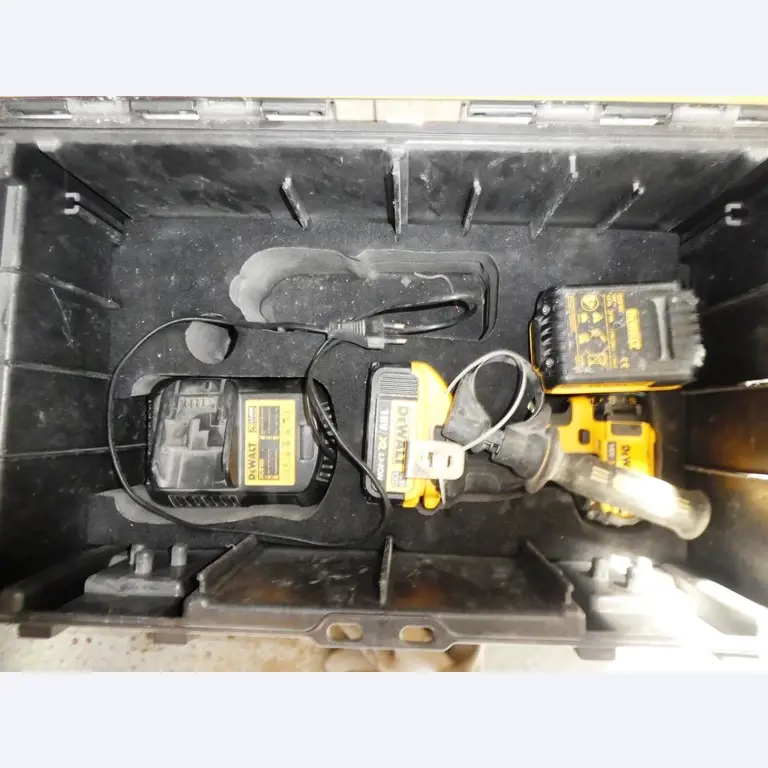 gepflegten Maschinen und Fahrzeuge aus dem Bereich Elektroinstallation-2