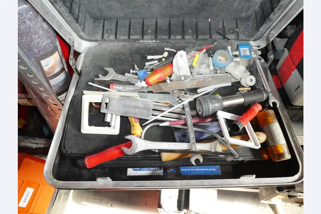 machinery and vehicles from the electric installation sector-18