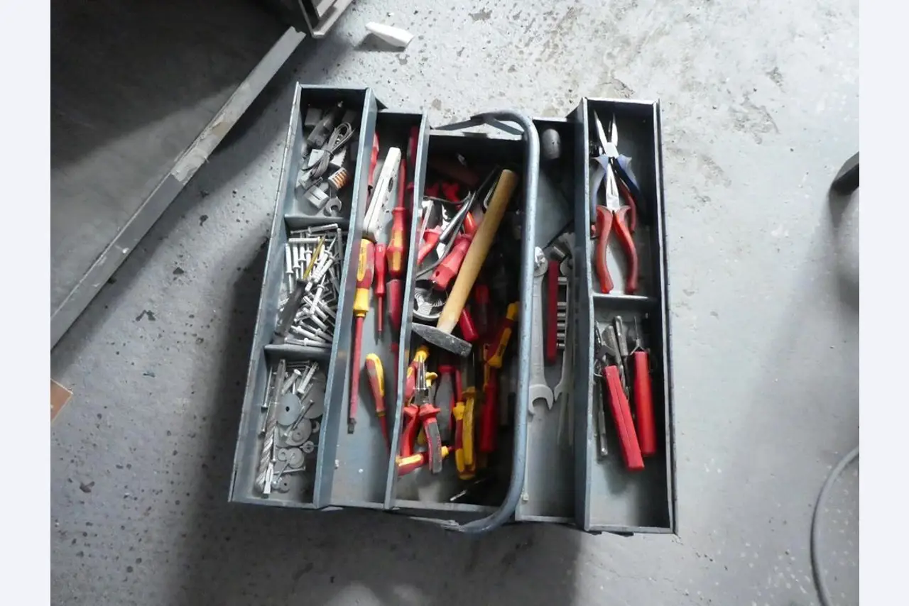 machinery and vehicles from the electric installation sector-4