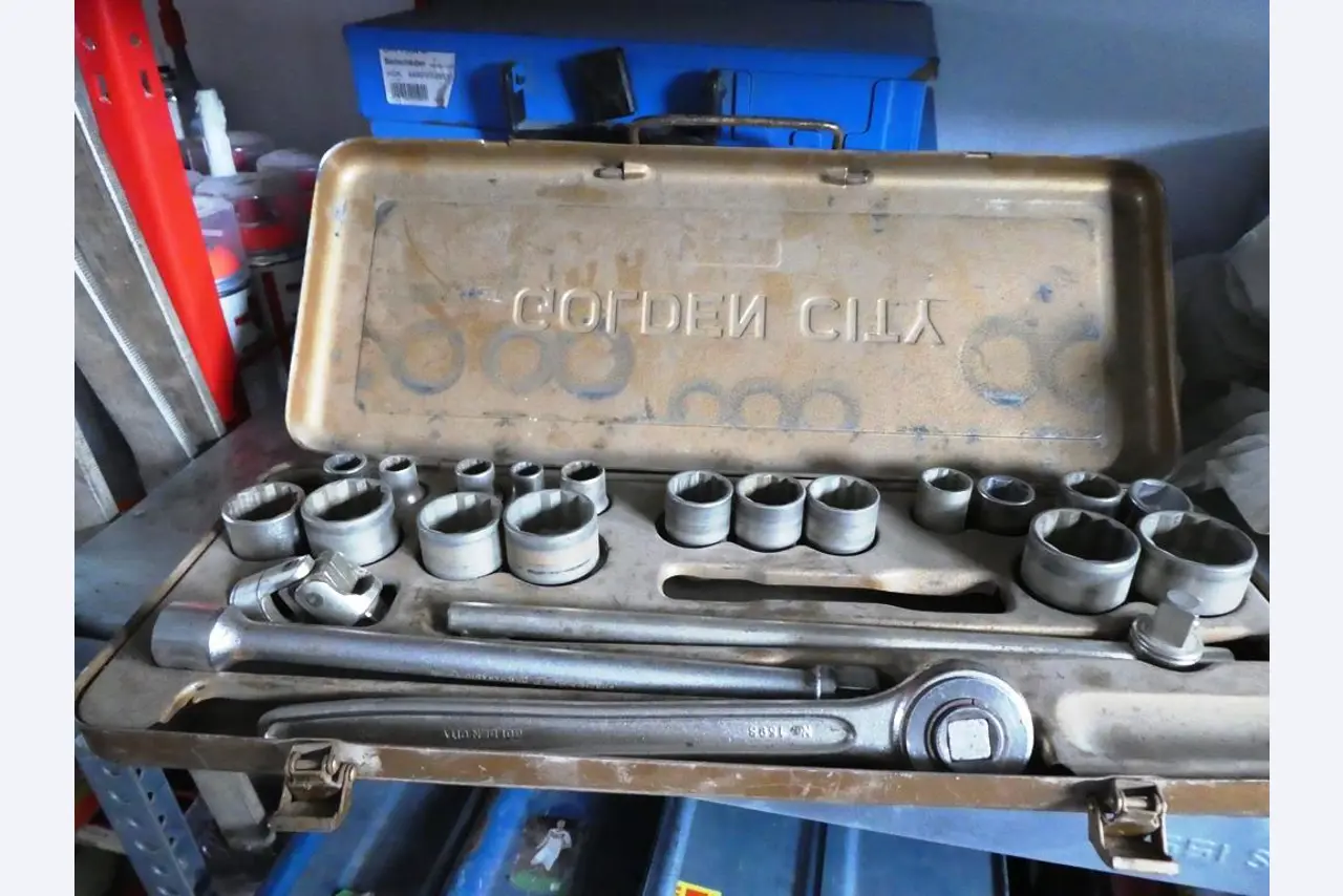 machinery and vehicles from the electric installation sector-5