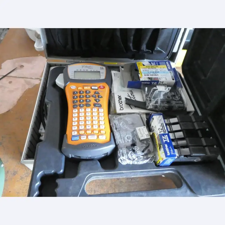 gepflegten Maschinen und Fahrzeuge aus dem Bereich Elektroinstallation-4