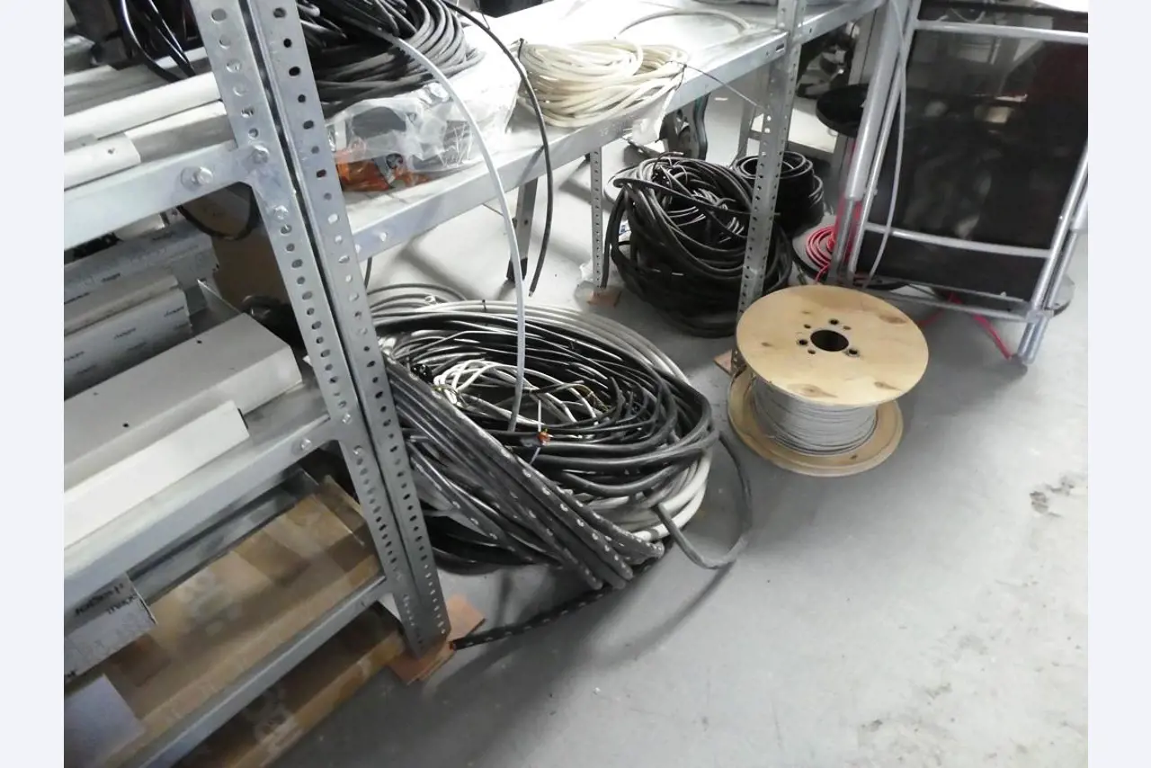 machinery and vehicles from the electric installation sector-32