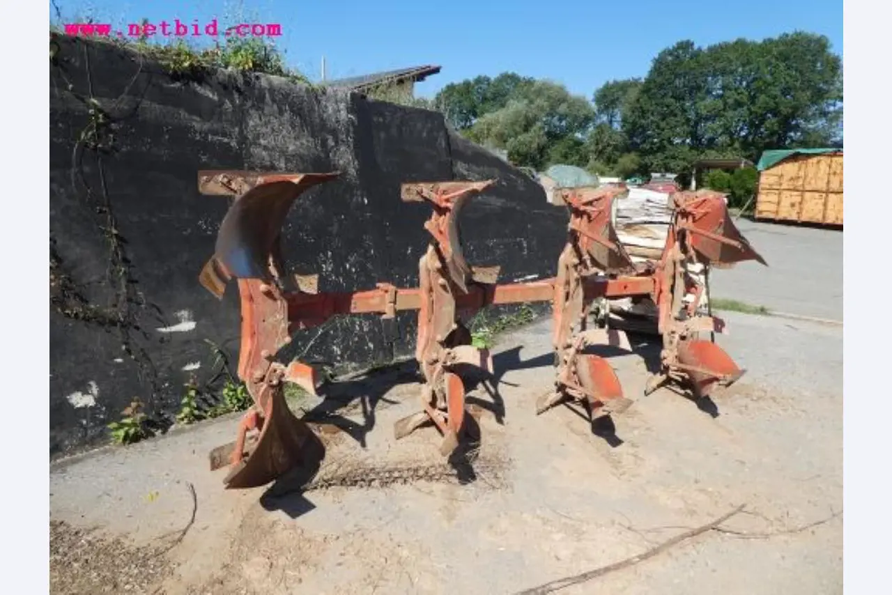 Well-maintained machines of agriculture / energy production-2