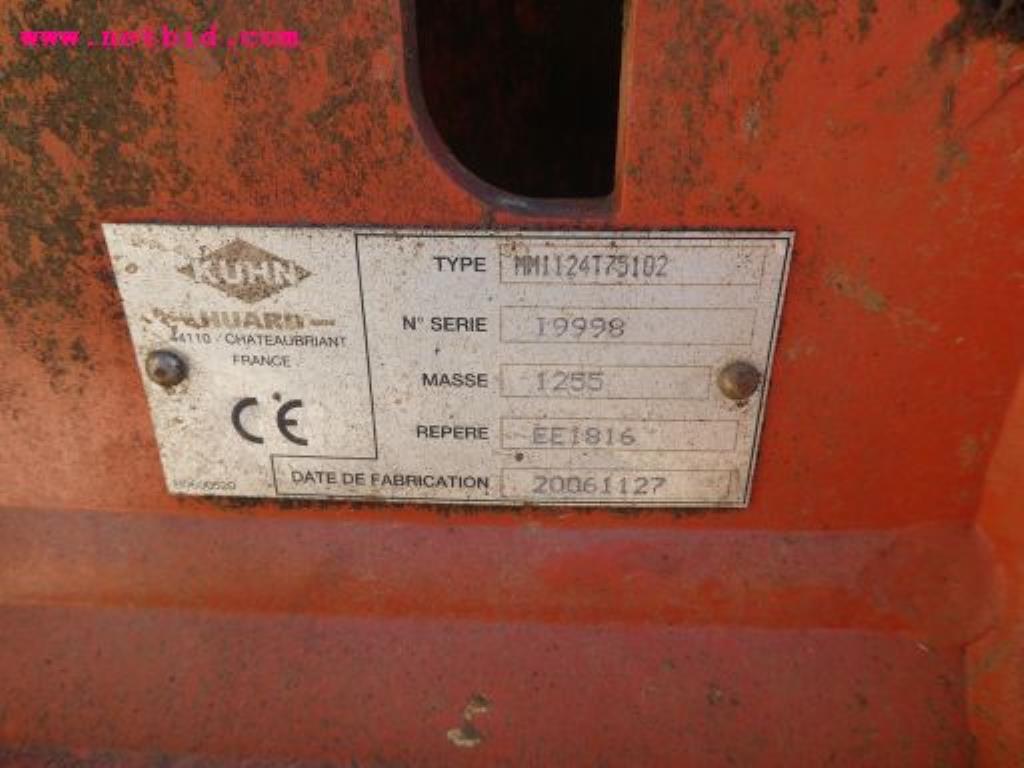 Well-maintained machines of agriculture / energy production-3