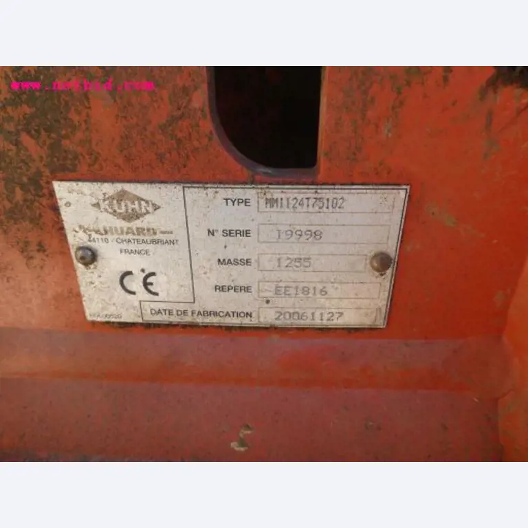 Well-maintained machines of agriculture / energy production-3