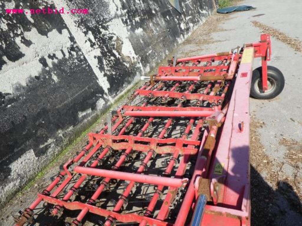 Well-maintained machines of agriculture / energy production-5