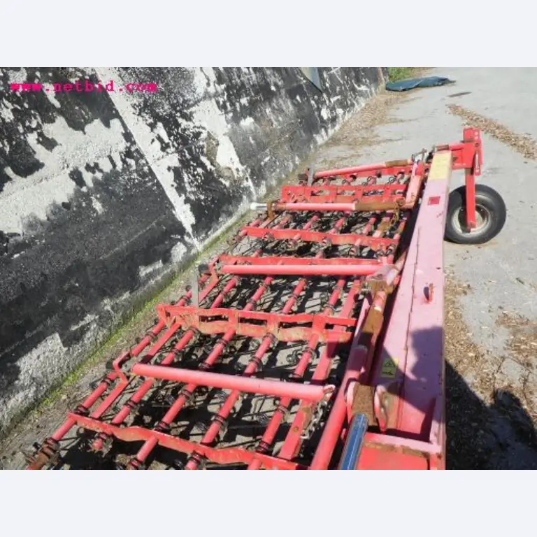 Well-maintained machines of agriculture / energy production-5