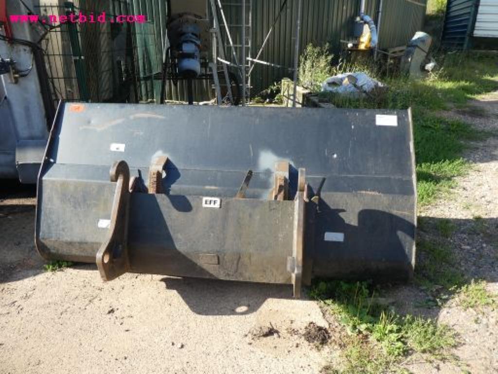 Well-maintained machines of agriculture / energy production-4