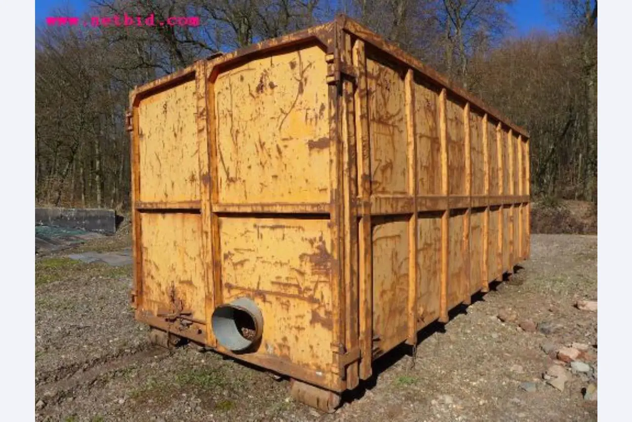 Well-maintained machines of agriculture / energy production-3