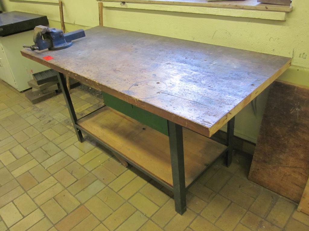 Workshop equipment of a training workshop-12