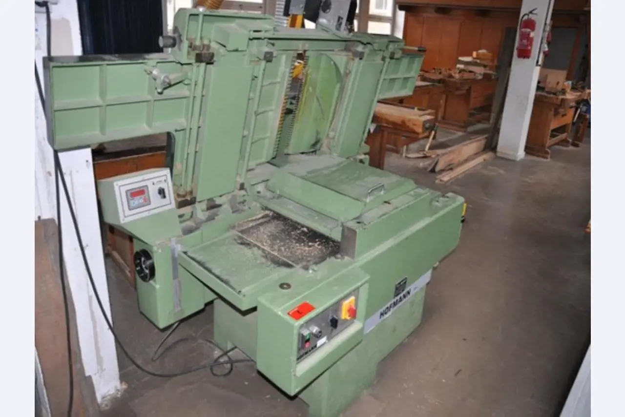 Workshop equipment of a training workshop-15
