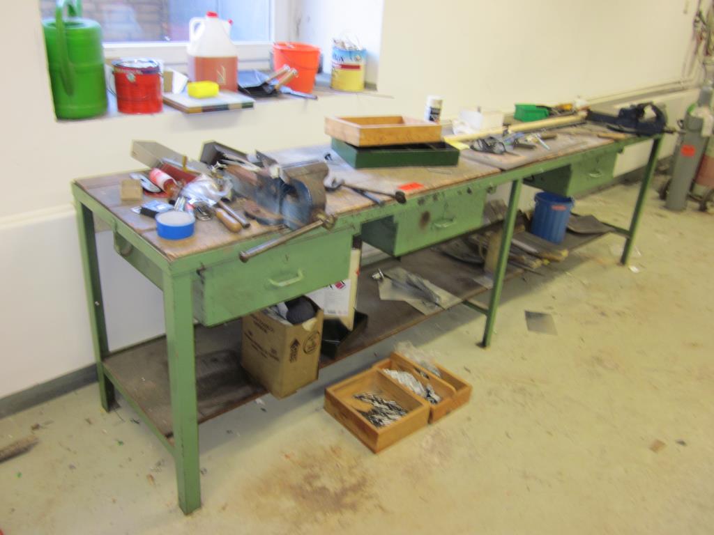 Workshop equipment of a training workshop-4