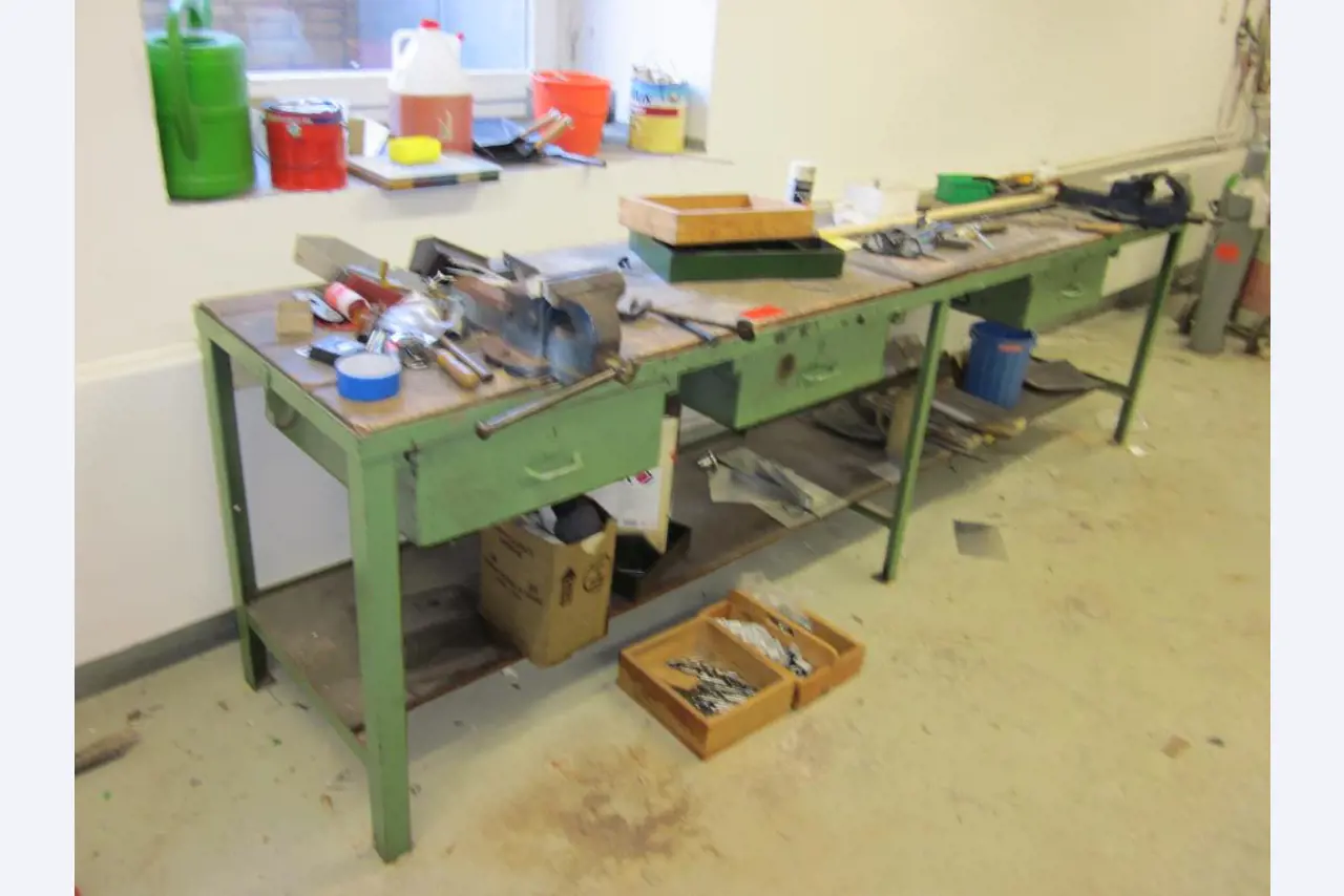 Workshop equipment of a training workshop-4