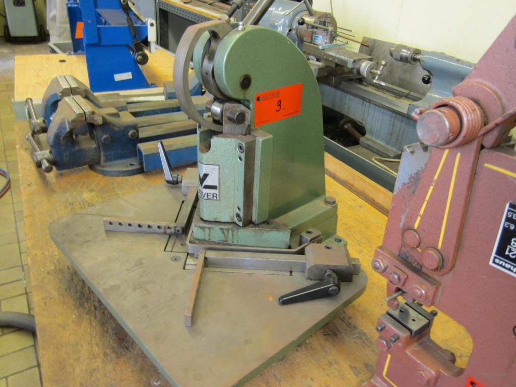 Workshop equipment of a training workshop-10