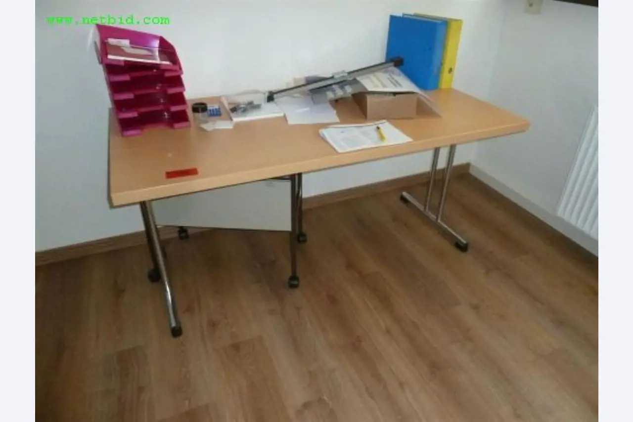 Gepflegte Betriebs- und Geschäftsausstattung<br>-1