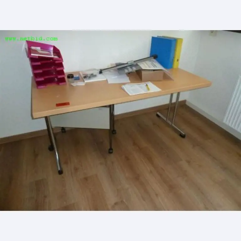 Gepflegte Betriebs- und Geschäftsausstattung<br>-1