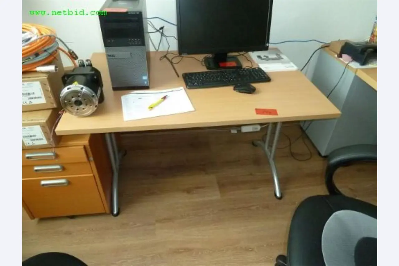 Gepflegte Betriebs- und Geschäftsausstattung<br>-2