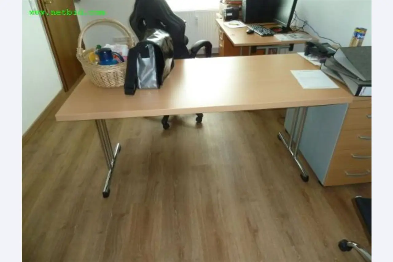 Gepflegte Betriebs- und Geschäftsausstattung<br>-3