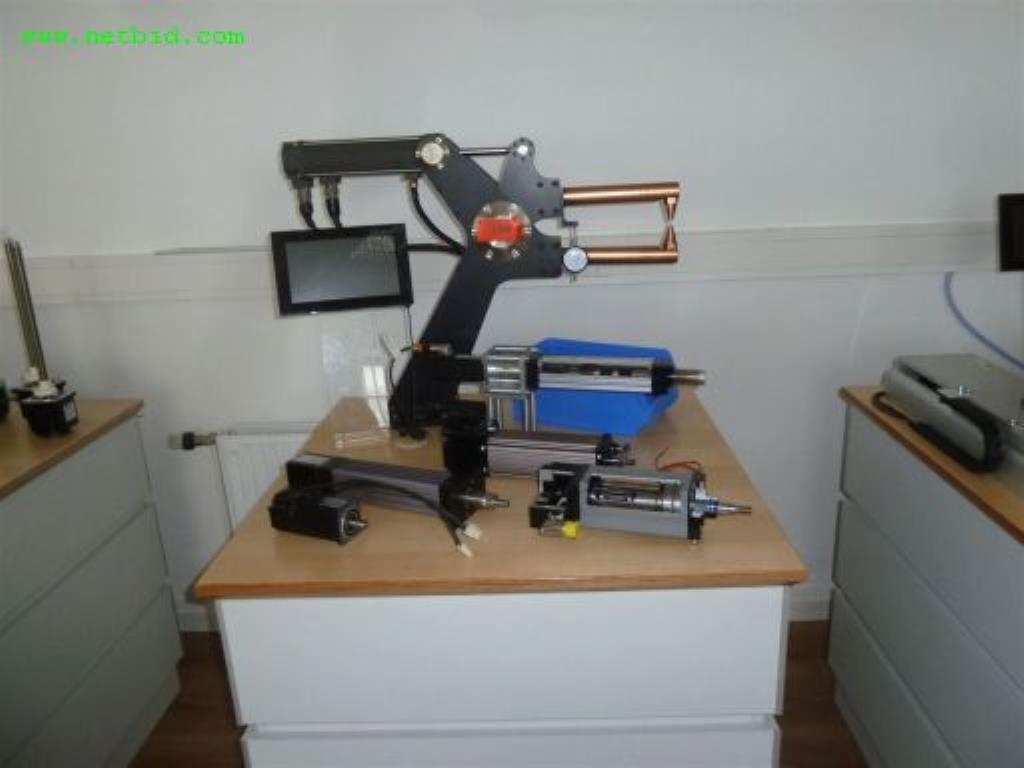 Gepflegte Betriebs- und Geschäftsausstattung<br>-1