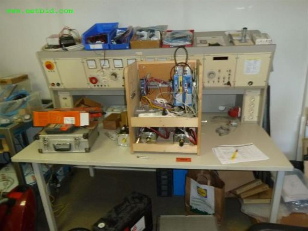 Gepflegte Betriebs- und Geschäftsausstattung<br>-1