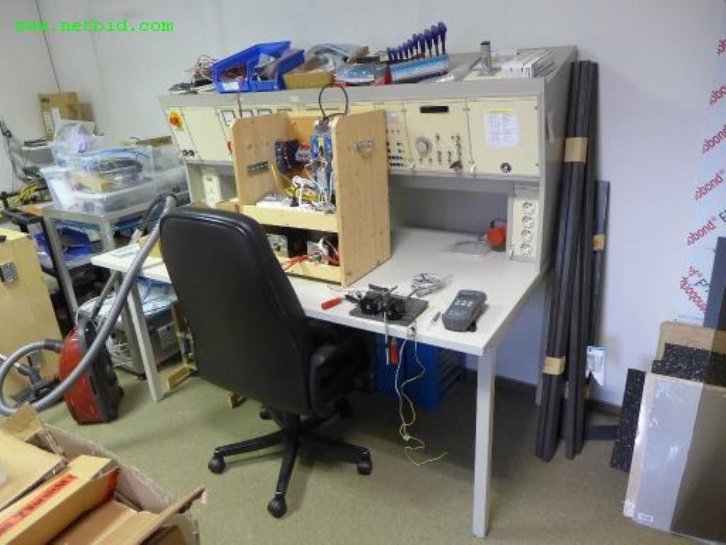 Gepflegte Betriebs- und Geschäftsausstattung<br>-2