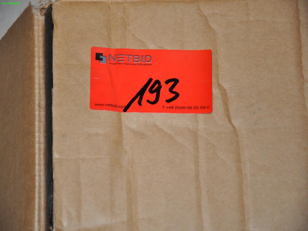 Maschinen, Werkzeuge, Handelsware / Werkstattausrüstung aus dem Umfeld<br> KFZ-Handwerk / Reifendienst-2