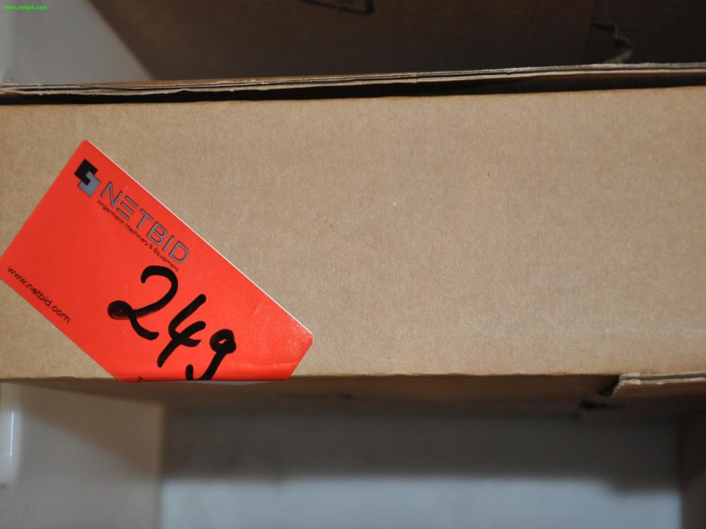 Maschinen, Werkzeuge, Handelsware / Werkstattausrüstung aus dem Umfeld<br> KFZ-Handwerk / Reifendienst-2