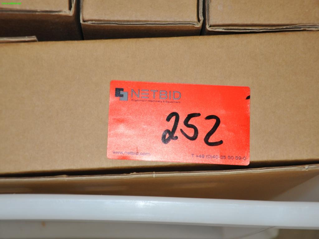 Maschinen, Werkzeuge, Handelsware / Werkstattausrüstung aus dem Umfeld<br> KFZ-Handwerk / Reifendienst-2