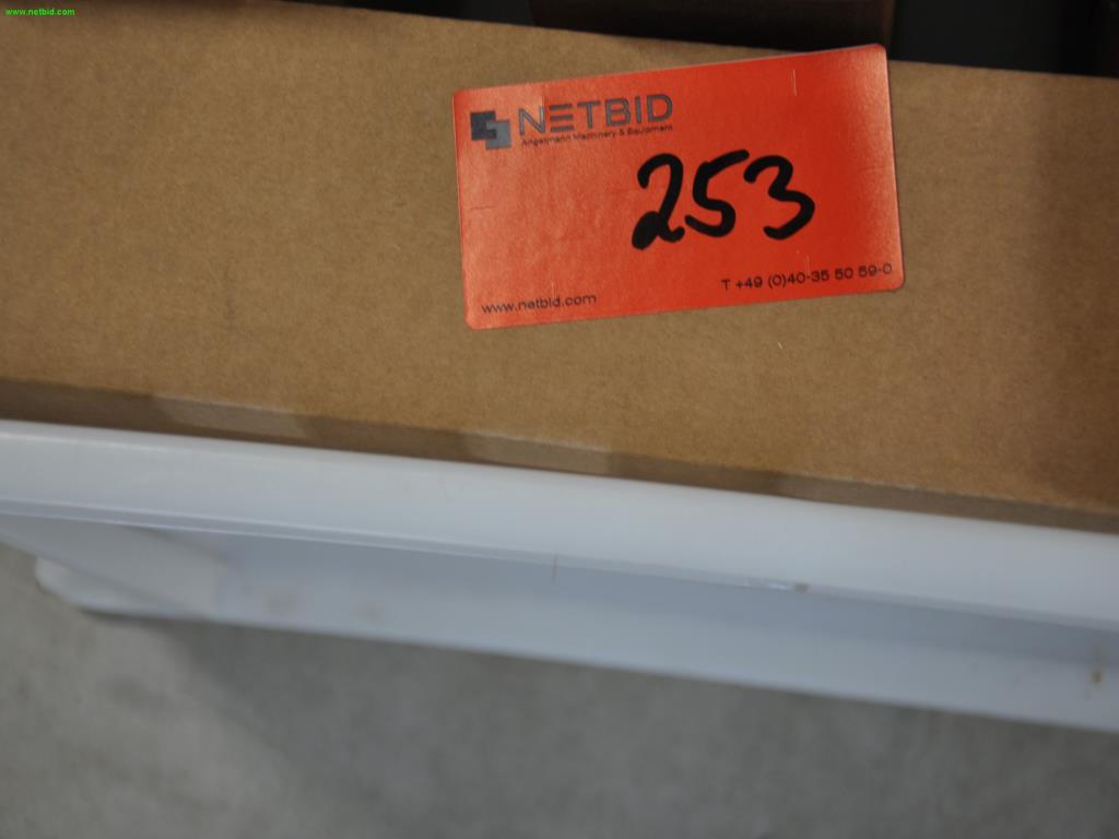 Maschinen, Werkzeuge, Handelsware / Werkstattausrüstung aus dem Umfeld<br> KFZ-Handwerk / Reifendienst-2