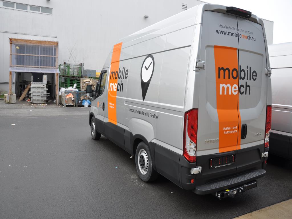 Machines, tools, merchandise / workshop equipment of the automobile sector / <br>tyre service-2