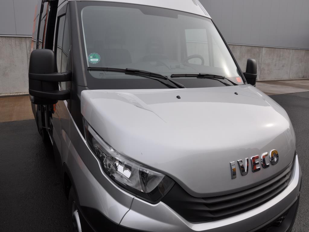 Machines, tools, merchandise / workshop equipment of the automobile sector / <br>tyre service-5