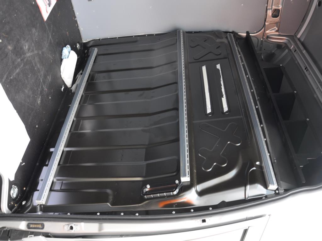 Machines, tools, merchandise / workshop equipment of the automobile sector / <br>tyre service-7