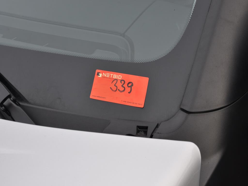 Machines, tools, merchandise / workshop equipment of the automobile sector / <br>tyre service-11