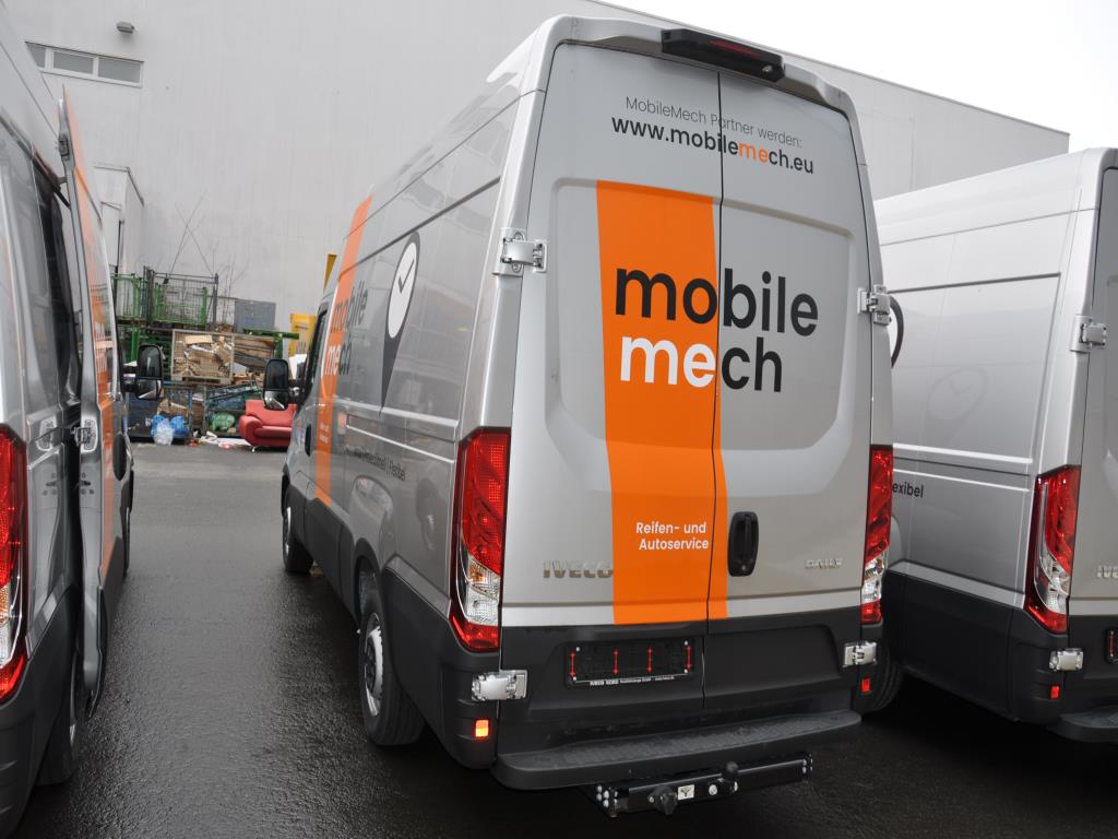 Machines, tools, merchandise / workshop equipment of the automobile sector / <br>tyre service-3