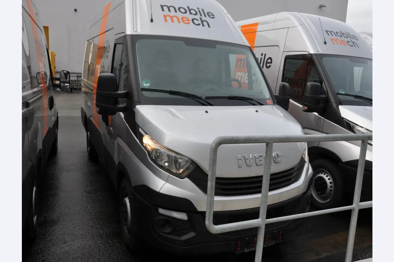 Machines, tools, merchandise / workshop equipment of the automobile sector / <br>tyre service-2