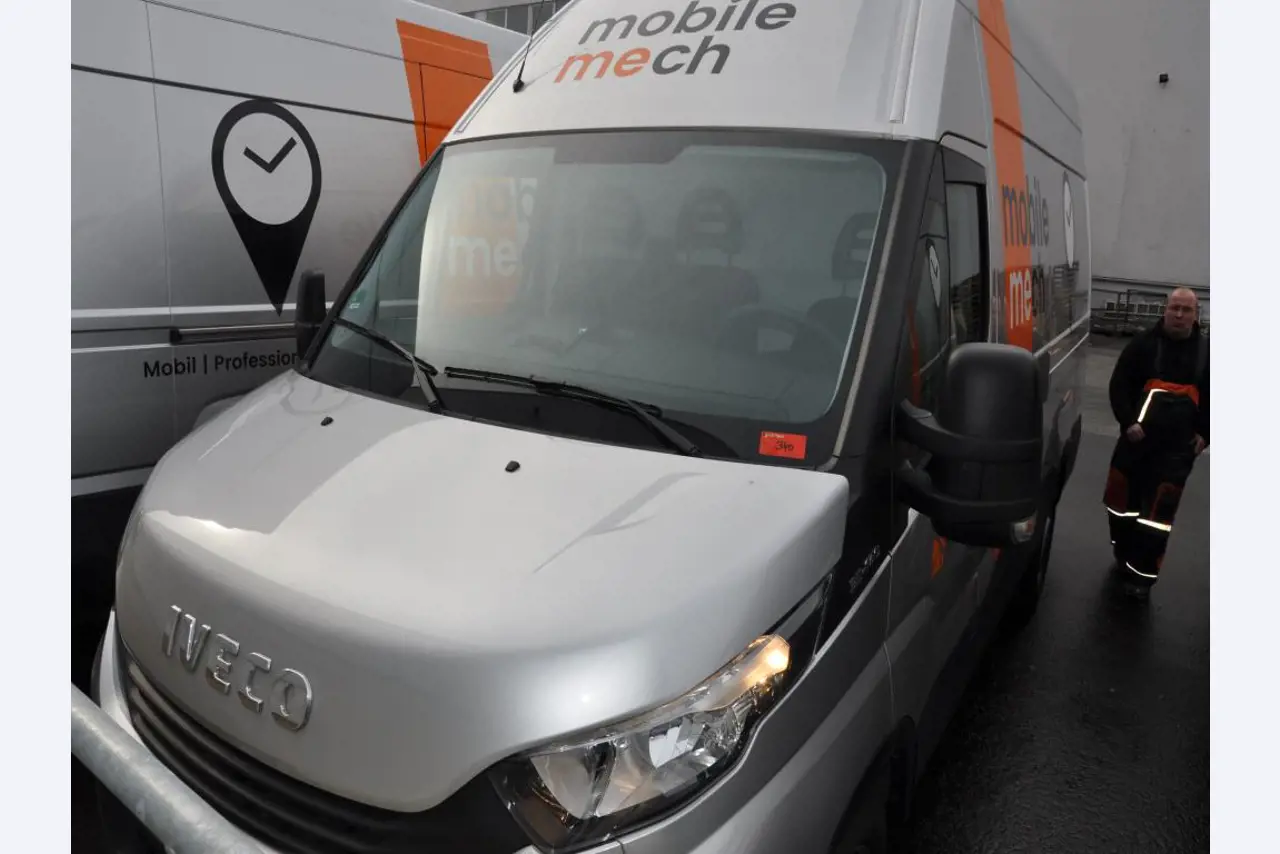 Machines, tools, merchandise / workshop equipment of the automobile sector / <br>tyre service-4