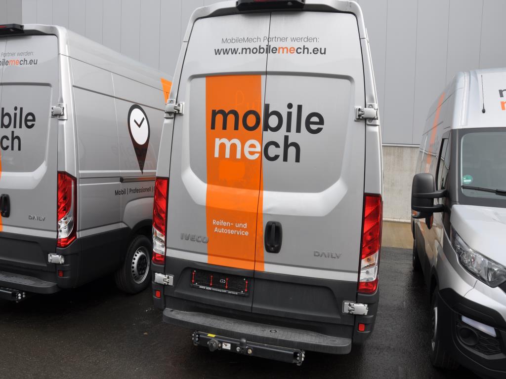 Machines, tools, merchandise / workshop equipment of the automobile sector / <br>tyre service-5