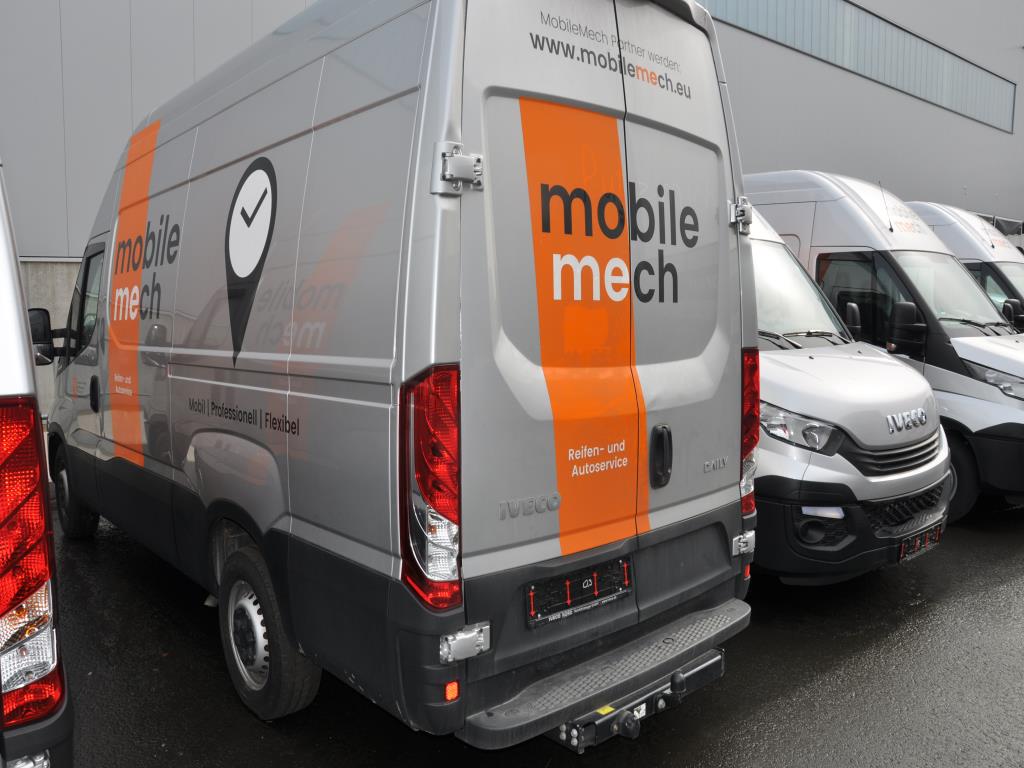 Machines, tools, merchandise / workshop equipment of the automobile sector / <br>tyre service-1