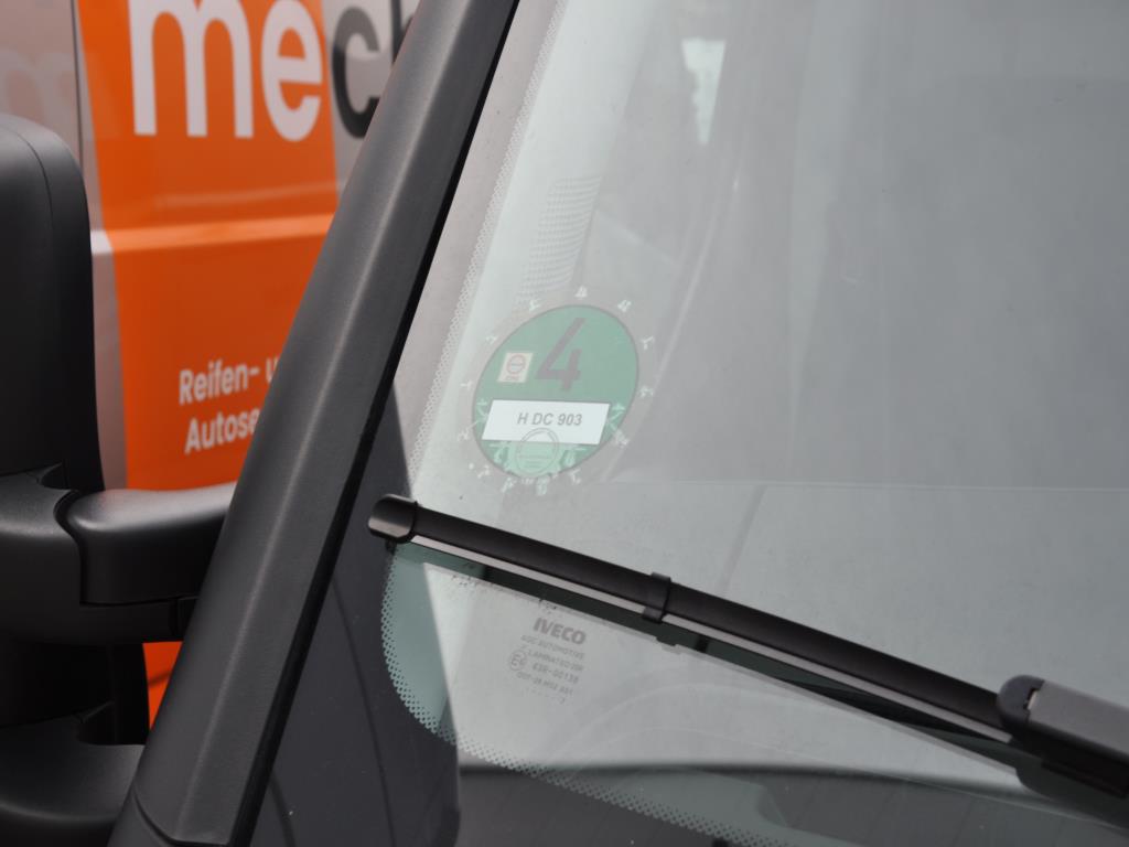 Machines, tools, merchandise / workshop equipment of the automobile sector / <br>tyre service-9