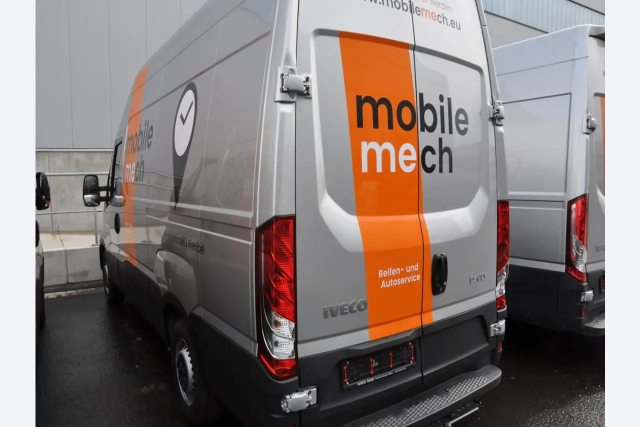 Machines, tools, merchandise / workshop equipment of the automobile sector / <br>tyre service-5