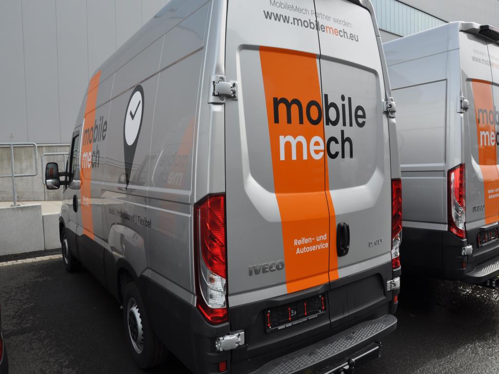 Machines, tools, merchandise / workshop equipment of the automobile sector / <br>tyre service-10