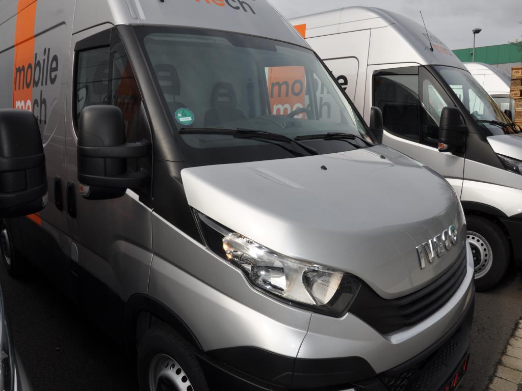 Machines, tools, merchandise / workshop equipment of the automobile sector / <br>tyre service-12