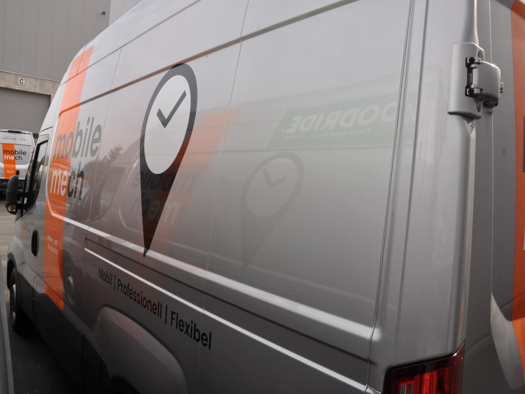 Machines, tools, merchandise / workshop equipment of the automobile sector / <br>tyre service-3