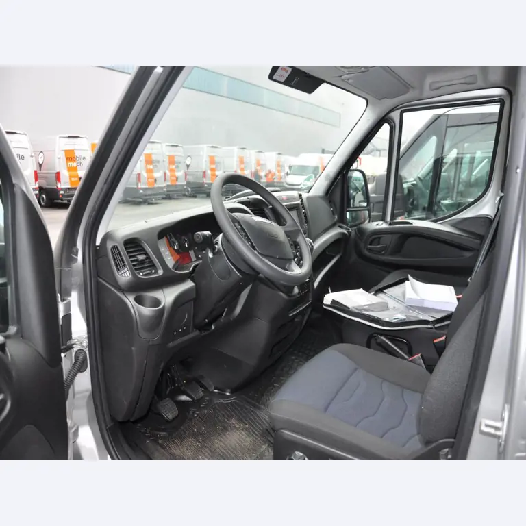 Machines, tools, merchandise / workshop equipment of the automobile sector / <br>tyre service-7