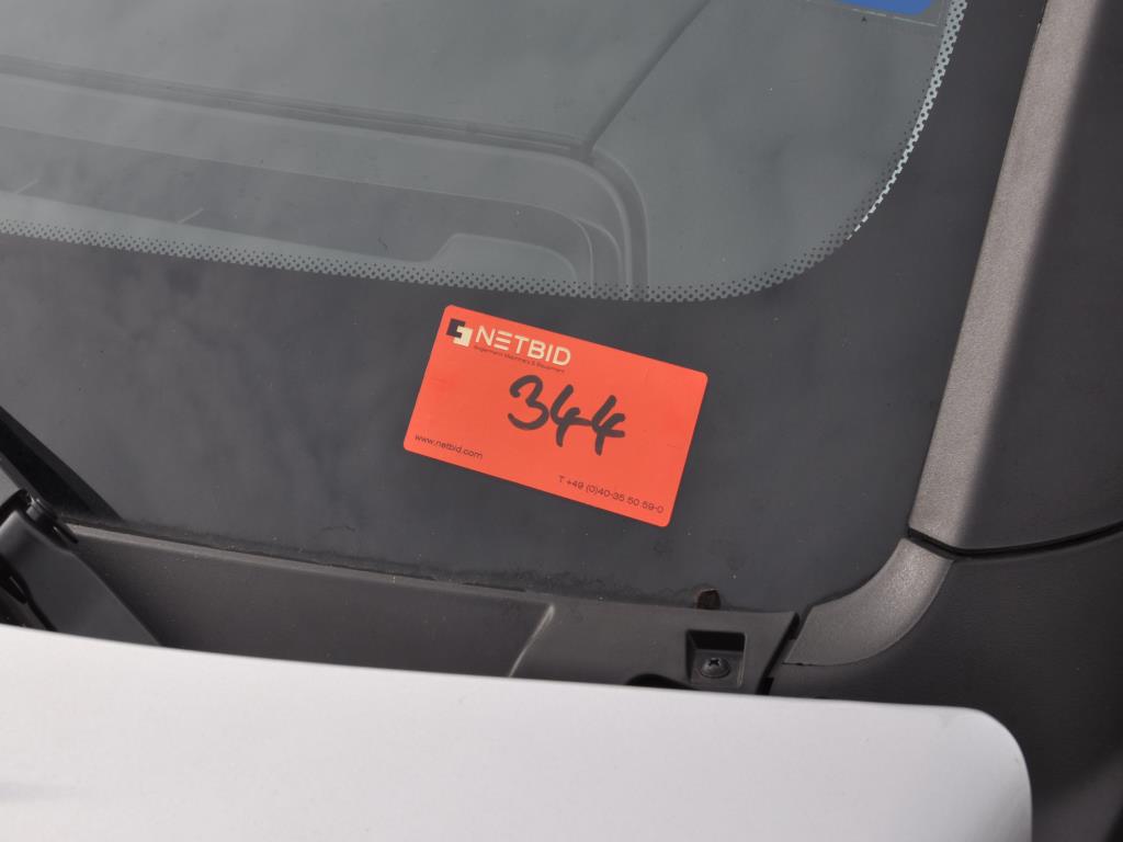 Machines, tools, merchandise / workshop equipment of the automobile sector / <br>tyre service-8